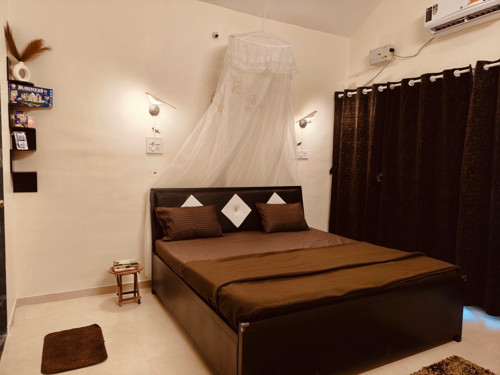 hillview-escape-1bhk-karjat-holiday-maiyaan-holiday-home-bedroom